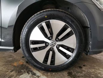 Volkswagen E-golf 35.8kWh e-Golf (136 ps) - LED - BLUETOOTH - PARK SENSORS