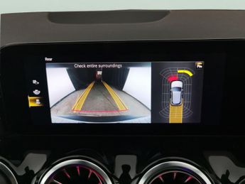 Mercedes-Benz EQA EQA 250 66.5kWh AMG Line (190 ps) - REVERSE CAM - NAV - ALCANTAR