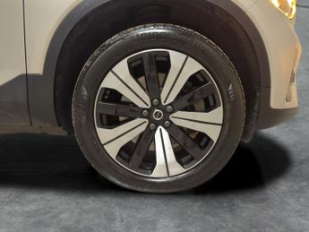 Volvo XC40 Recharge Twin 82kWh Plus AWD (408 ps) - BLACK ROOF RAILS