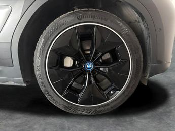 BMW iX3 80kWh Premier Edition (286 ps) - PAN ROOF - DRIVING ASSISTANT - 
