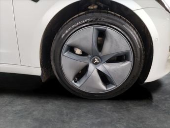 Tesla Model 3 (Dual Motor) Long Range 4WDE (346 ps) - HEATED WHEEL - KEYLESS