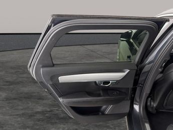 Volvo V90 2.0 T4 GPF Momentum (190 ps) - SENSUS SAT NAV - PARK ASSIST - LE