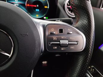 Mercedes-Benz EQA EQA 300 66.5kWh AMG Line 4MATIC (228 ps) - REVERSE CAM - HEATED 