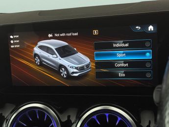 Mercedes-Benz EQA EQA 250 66.5kWh AMG Line (190 ps) - ADAPTIVE LIGHTS - HEATED LEA
