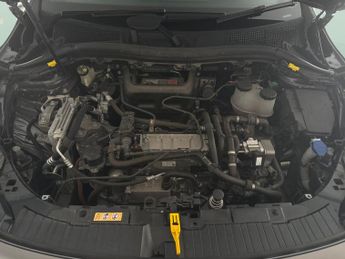 Mercedes-Benz EQA EQA 250 66.5kWh AMG Line (190 ps) - ADAPTIVE LIGHTS - HEATED LEA