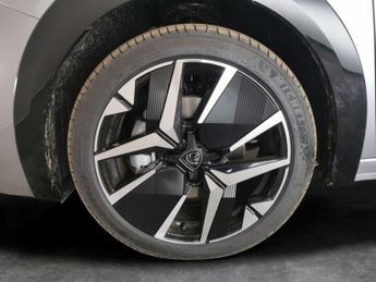 Peugeot 208 1.2 GT Premium e-DSC6 (145 ps) - 360 CAM - LED - REVERSE CAM