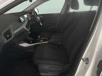 BMW 1 Series 1.5 118i SE (LCP) DCT (136 ps) [Live Cockpit Pro]  - CRUISE - DR