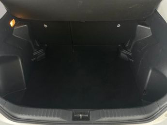 Toyota Yaris Cross 1.5 VVT-h Icon E-CVT (116 ps) - LANE TRACE ASSIST - LANE DEPARTU