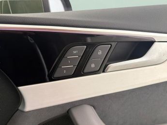 Audi A4 2.0 TFSI 40 S line S Tronic (204 ps) - SUNROOF - HUD - B&O AUDIO
