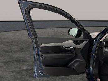 Volvo XC90 2.0h T8 Recharge 18.8kWh Plus Plug-in 4WD (455 ps) - SURROUND VI