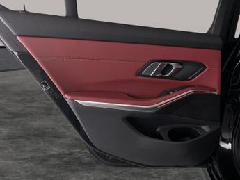 BMW 3 Series 2.0 320i M Sport (184 ps) - SUN PROTECTION GLASS - LEATHER - 19I