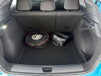 MG Mg4 64kWh SE Long Range (203 ps) - COMFORT ACCESS - BLUETOOTH - DRIV