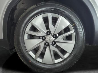 Nissan Qashqai 1.3 DIG-T MHEV Visia (140 ps) - LANE DEPARTURE  - BLUETOOTH - CR