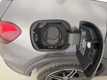 Mercedes-Benz EQA EQA 250+ 70.5kWh AMG Line (190 ps) - ADAPTIVE LIGHTS - HEATED LE