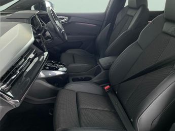 Audi Q4 E-tron 40 S line Sportback 82kWh (204 ps)(comfort&sound) - LED - REVERS