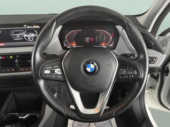 BMW 1 Series 1.5 118i SE (LCP) DCT (136 ps) [Live Cockpit Pro]  - CRUISE - DR