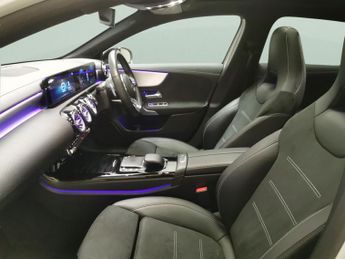 Mercedes-Benz A Class 2.0 A200d Exclusive Edition 8G-DCT (150 ps) - LED - REVERSE CAM 