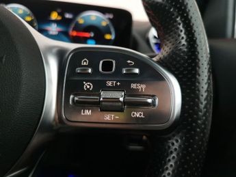 Mercedes-Benz EQA EQA 250 66.5kWh AMG Line (190 ps) - REVERSE CAM - NAV - ALCANTAR