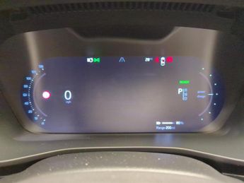 Volvo XC40 Recharge Twin 82kWh Plus AWD (408 ps) - BLACK ROOF RAILS