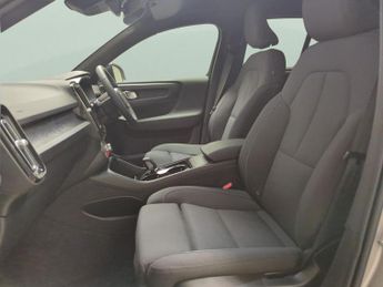 Volvo XC40 Recharge Twin 82kWh Plus AWD (408 ps) - BLACK ROOF RAILS