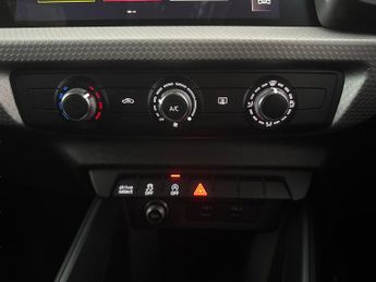 Audi A1 1.0 TFSI 30 S line Sportback S Tronic (116 ps) - CARPLAY - LED -