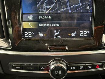 Volvo V90 2.0 T4 GPF Momentum (190 ps) - SENSUS SAT NAV - PARK ASSIST - LE