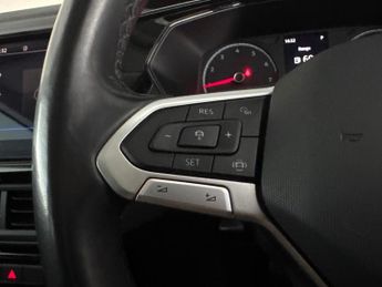 Volkswagen T-cross 1.0 TSI Black Edition DSG (110 ps) - PARK SENSORS - AIR CON - DA