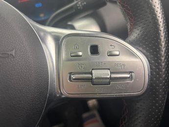 Mercedes-Benz EQB EQB 300 66.5kWh AMG Line (Premium) 4MATIC (228 ps) - HEATED LEAT
