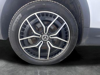Mercedes-Benz EQB EQB 300 66.5kWh AMG Line (Premium) 4MATIC (228 ps) - HEATED LEAT