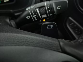 Hyundai Kona 64kWh Ultimate (10.5kW Charger) (204 ps) - ACTIVE LANE ASSIST