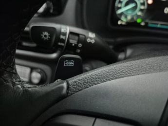 Hyundai Kona 64kWh Ultimate (10.5kW Charger) (204 ps) - ACTIVE LANE ASSIST