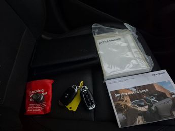 Hyundai Kona 64kWh Ultimate (10.5kW Charger) (204 ps) - ACTIVE LANE ASSIST