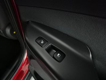 Hyundai Kona 64kWh Ultimate (10.5kW Charger) (204 ps) - ACTIVE LANE ASSIST