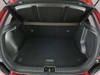 Hyundai Kona 64kWh Ultimate (10.5kW Charger) (204 ps) - ACTIVE LANE ASSIST