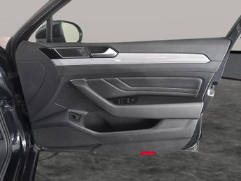 Volkswagen Passat 1.5 TSI EVO SEL DSG (150 ps) - PADDLE SHIFT - PARK SENSORS - AIR