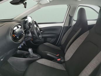 Toyota Aygo X 1.0 VVT-i Pure x-shift (72 ps) - BLUETOOTH - CRUISE - SPEED LIMI