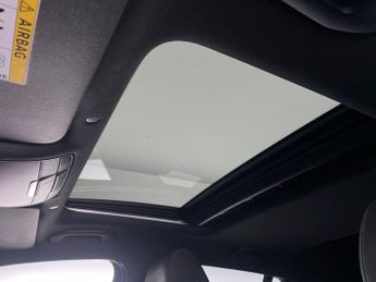 Mercedes-Benz EQC EQC 400 80kWh AMG Line (Premium) 4MATIC (408 ps) - LED - REVERSE