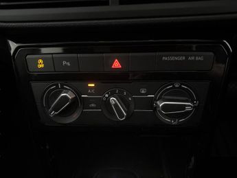 Volkswagen T-cross 1.0 TSI Black Edition DSG (110 ps) - PARK SENSORS - AIR CON - DA