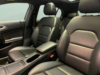 Mercedes-Benz GLA 2.1 GLA200d Sport (Premium Plus) 7G-DCT (136 ps) - HEATED LEATHE