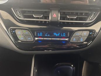 Toyota C-HR 1.8 VVT-h GPF Design CVT (122 ps) - HEATED SEATS - NAV