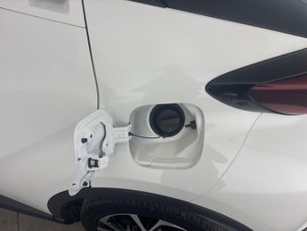 Toyota C-HR 1.8 VVT-h GPF Design CVT (122 ps) - HEATED SEATS - NAV
