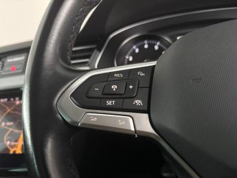 Volkswagen Passat 1.5 TSI EVO SEL DSG (150 ps) - PADDLE SHIFT - PARK SENSORS - AIR