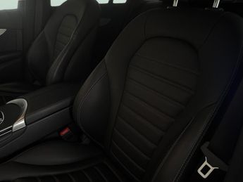 Mercedes-Benz GLC 2.0 GLC300de 13.5kWh AMG Line (Premium) Plug-in G-Tronic+ 4MATIC