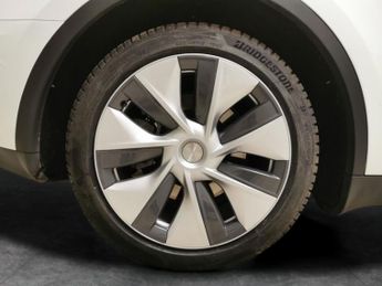 Tesla Model Y SUV RWD (346 ps) - HEATED STEERING - WIFI - BLIND SPOT ASSIST
