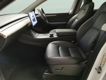 Tesla Model Y SUV RWD (346 ps) - HEATED STEERING - WIFI - BLIND SPOT ASSIST