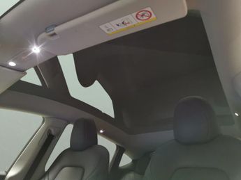 Tesla Model Y SUV RWD (346 ps) - HEATED STEERING - WIFI - BLIND SPOT ASSIST