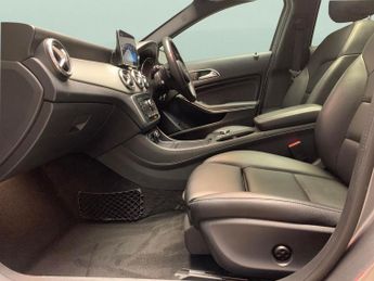 Mercedes-Benz GLA 2.1 GLA200d Sport (Premium Plus) 7G-DCT (136 ps) - HEATED LEATHE