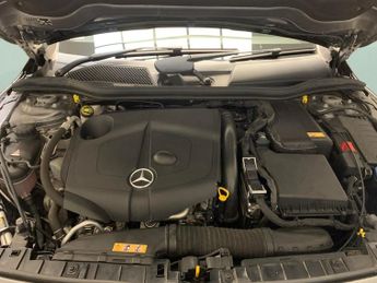 Mercedes-Benz GLA 2.1 GLA200d Sport (Premium Plus) 7G-DCT (136 ps) - HEATED LEATHE
