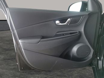 Hyundai Kona 1.6 h-GDi Ultimate DCT (141 ps) - HEAT AND COOL SEATS - LED - RE