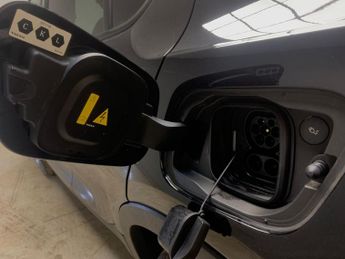 Volvo C40 Recharge 69kWh Plus (231 ps) - KEYLESS ENTRY - PARK ASSIST - LED